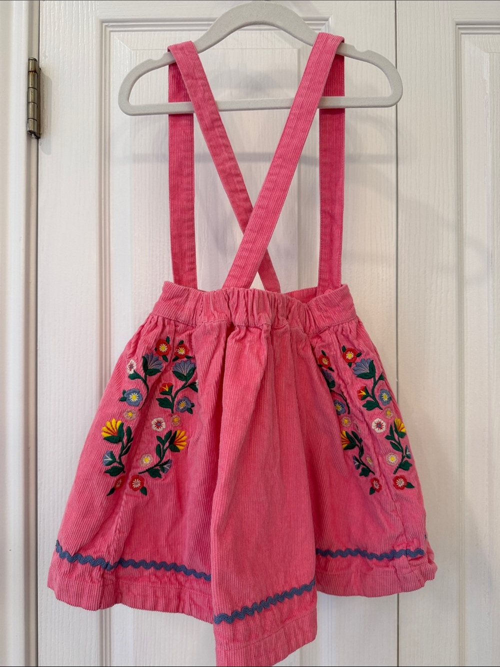 Mini Boden Pink Corduroy Embroidered Suspender Skirt Girls Size 4-5Y Floral - Picture 3 of 6